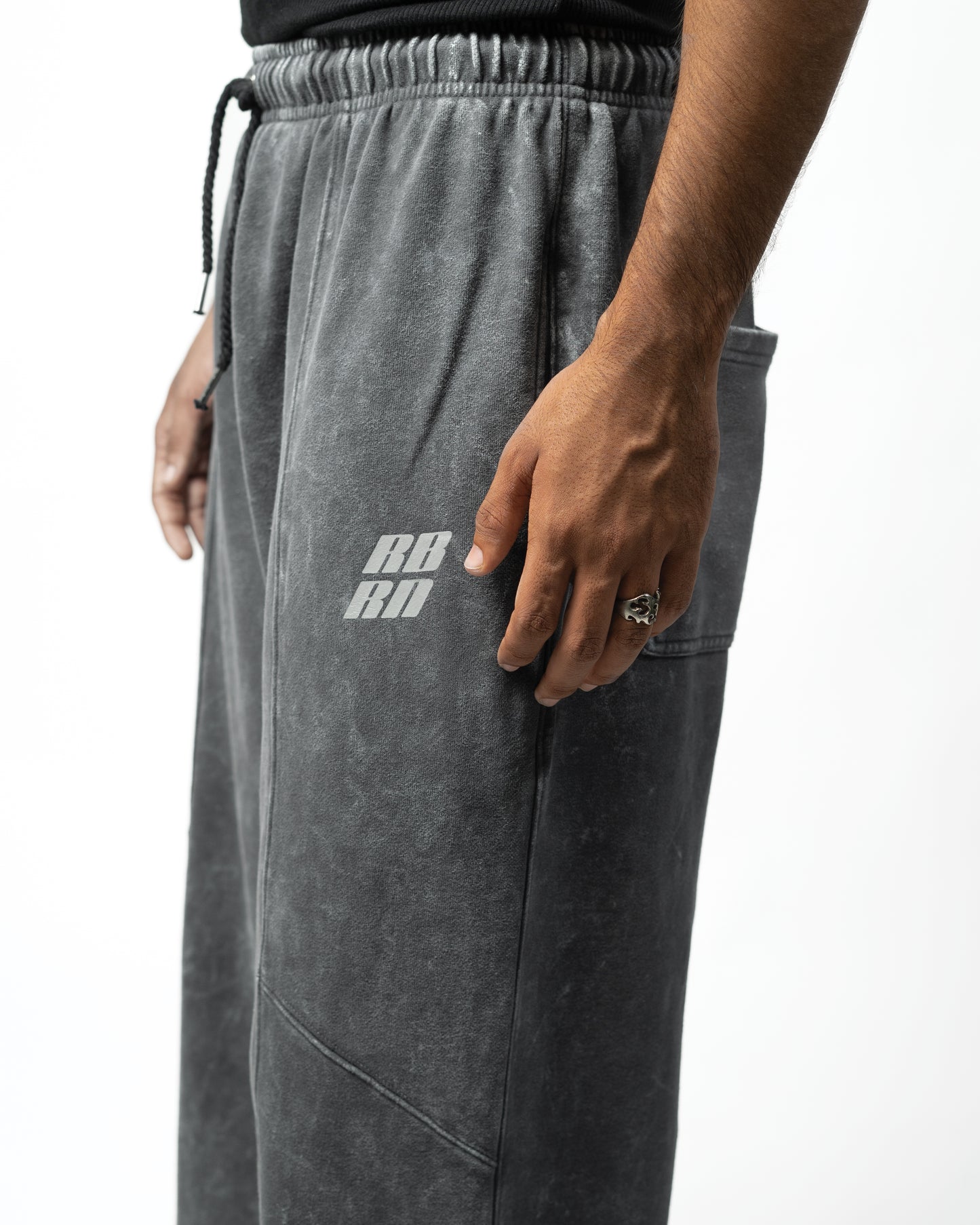 GREY WASHED PANTS
