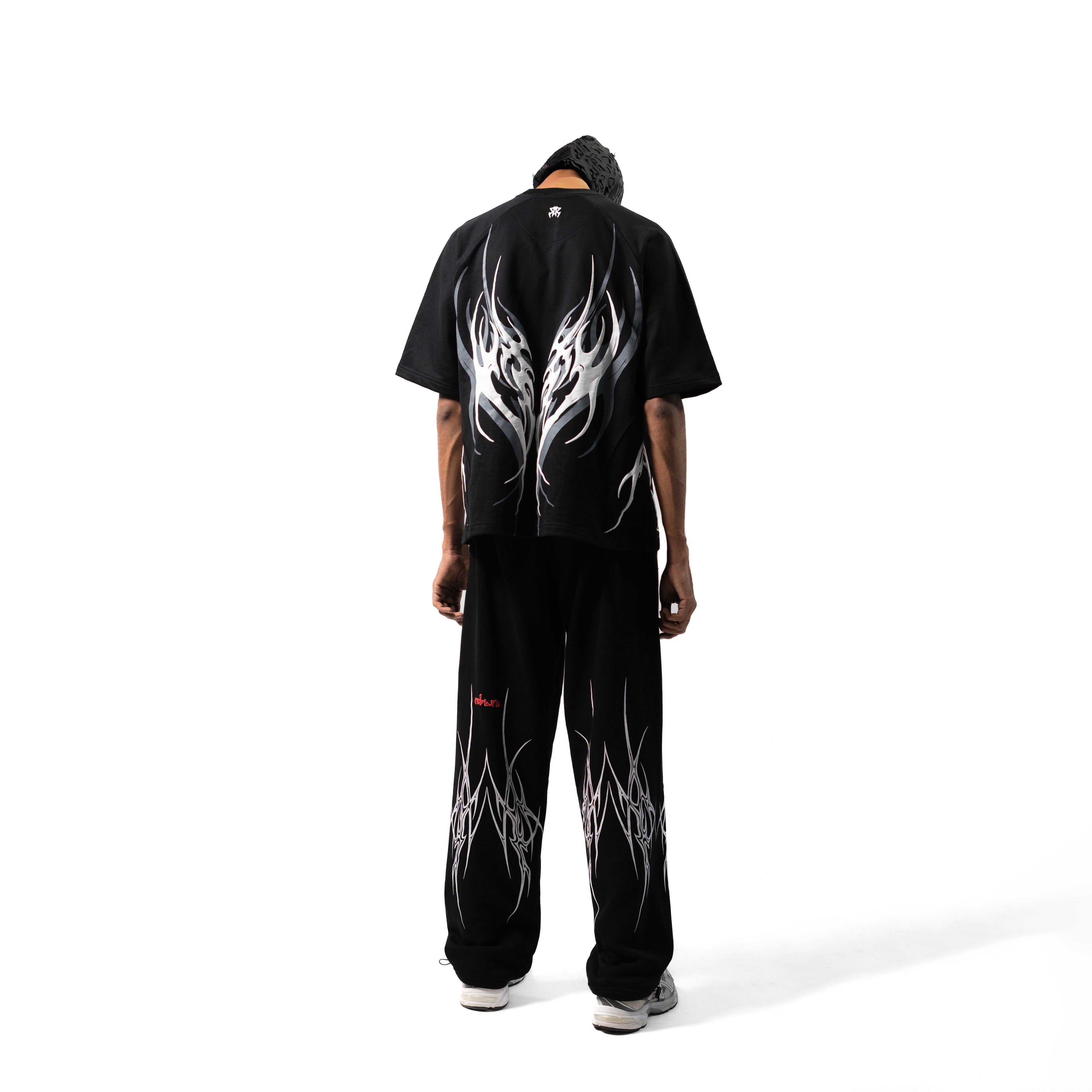 Tribal wing tee // black