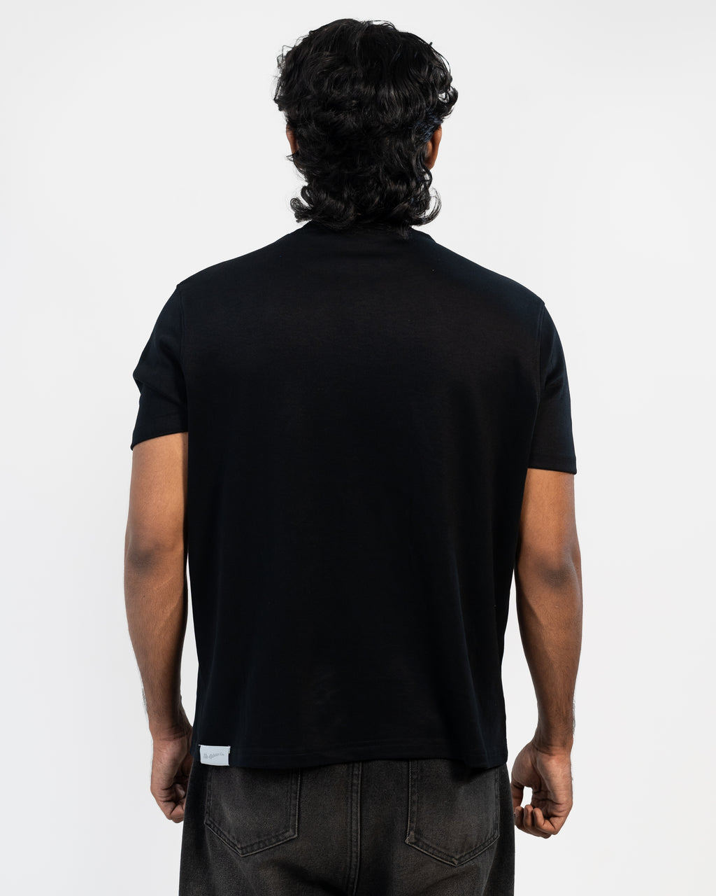 cropped essential tee // BLACK