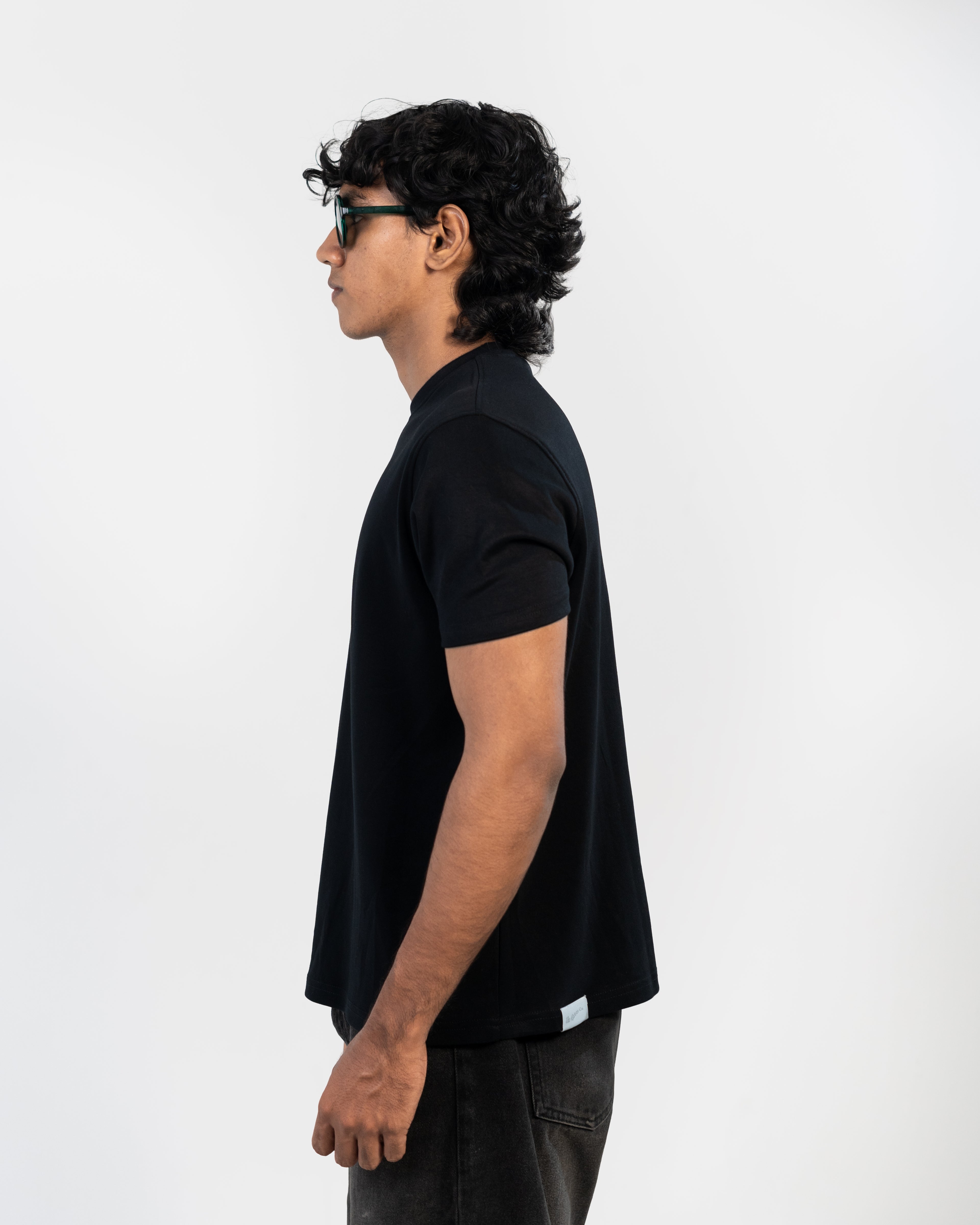 cropped essential tee // BLACK