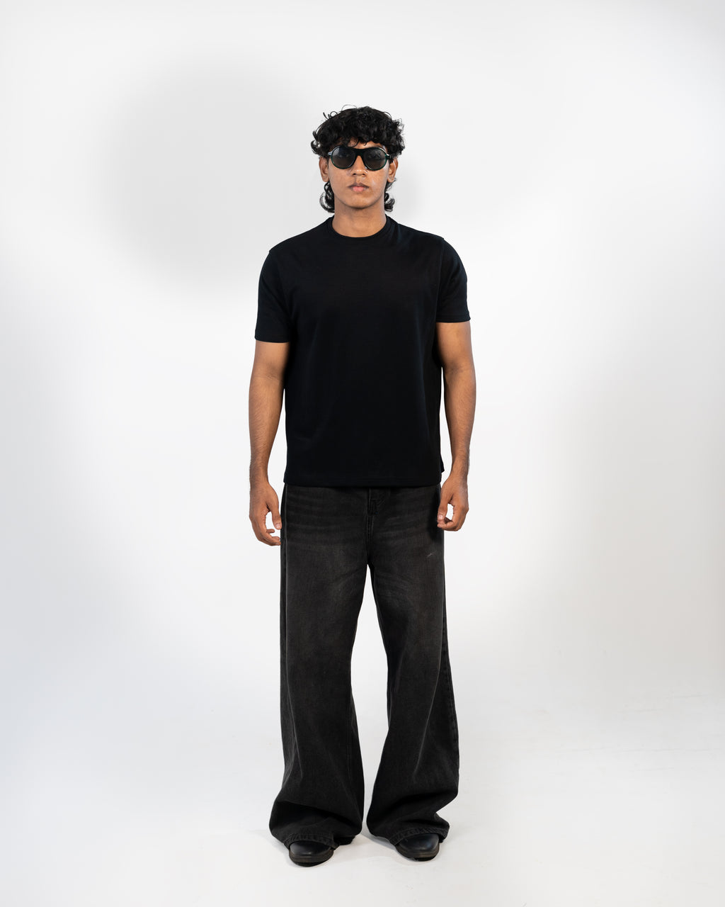 cropped essential tee // BLACK