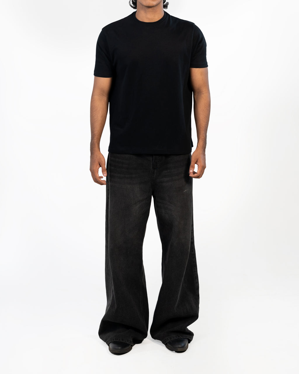 cropped essential tee // BLACK