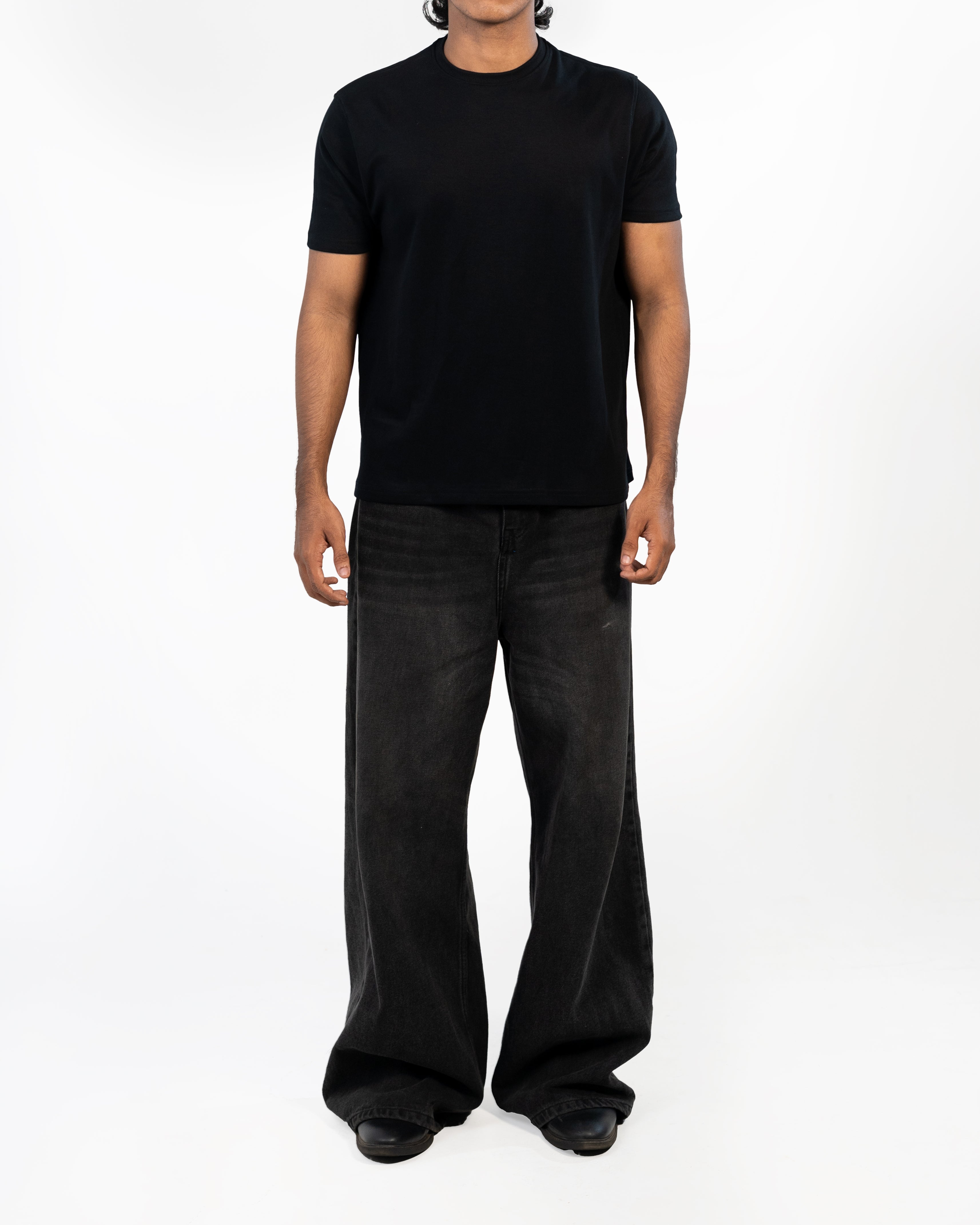 cropped essential tee // BLACK