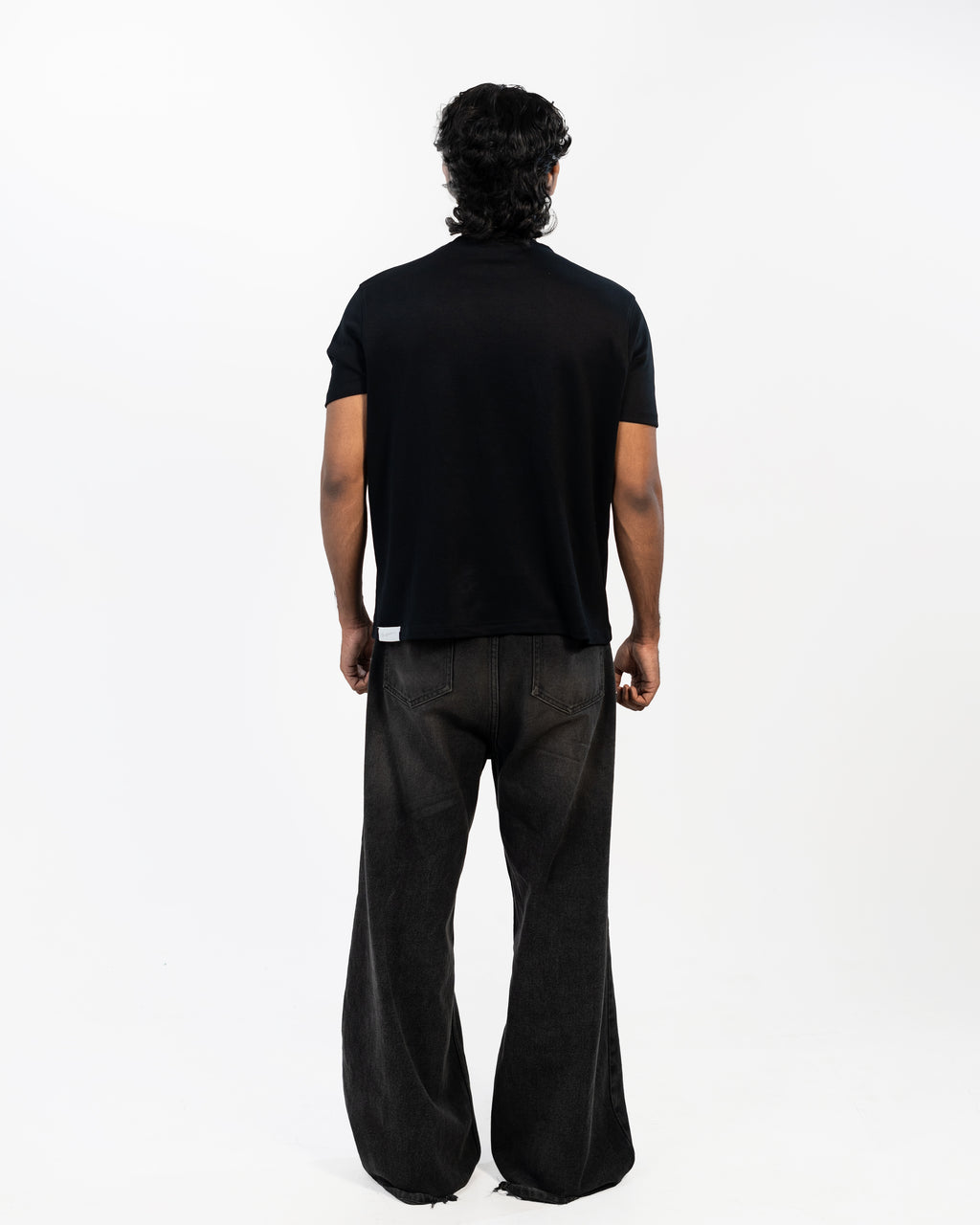 cropped essential tee // BLACK